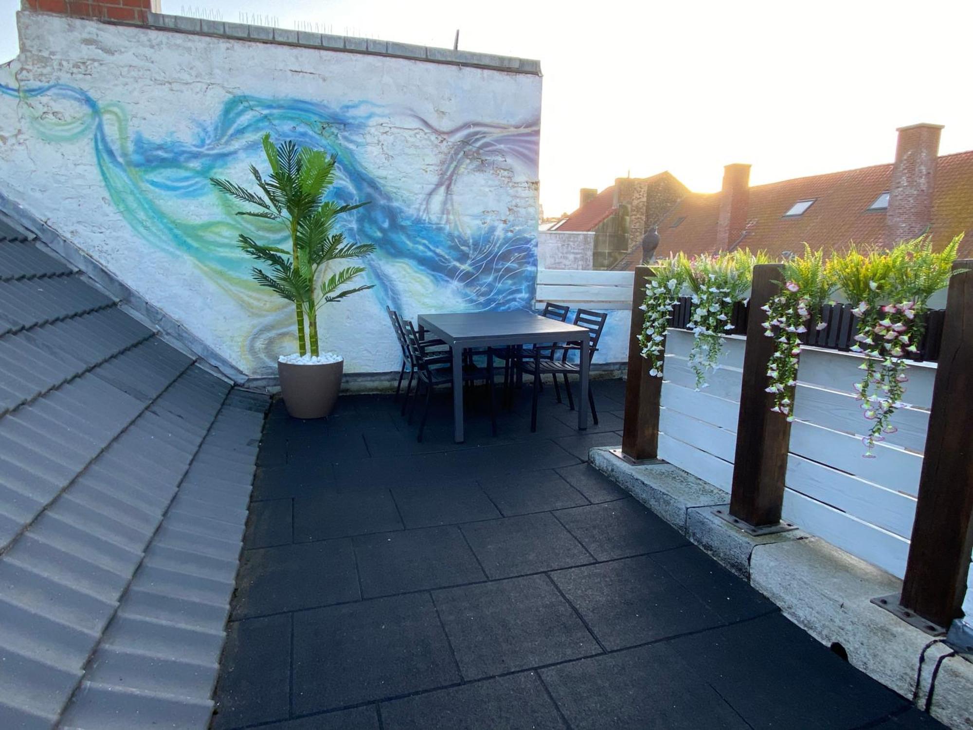 The Rooftop - A Trendy New With Airconditioning, Large Terrace & Free Parking *